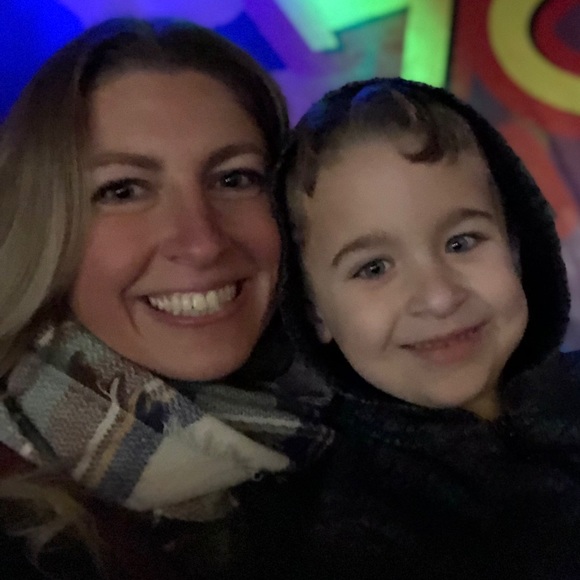 Meet your Posher, Kristen - Picture 1 of 1